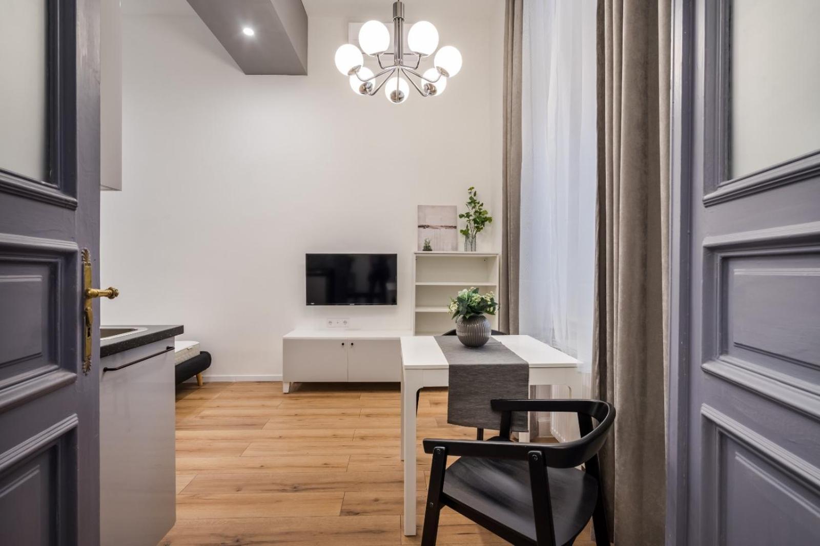 E32 - Oktogon Panorama Suite - Best Location - By Bqa Budapest Room photo